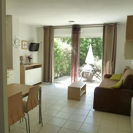 Chateau De Jouarres 3p 5 * Azille